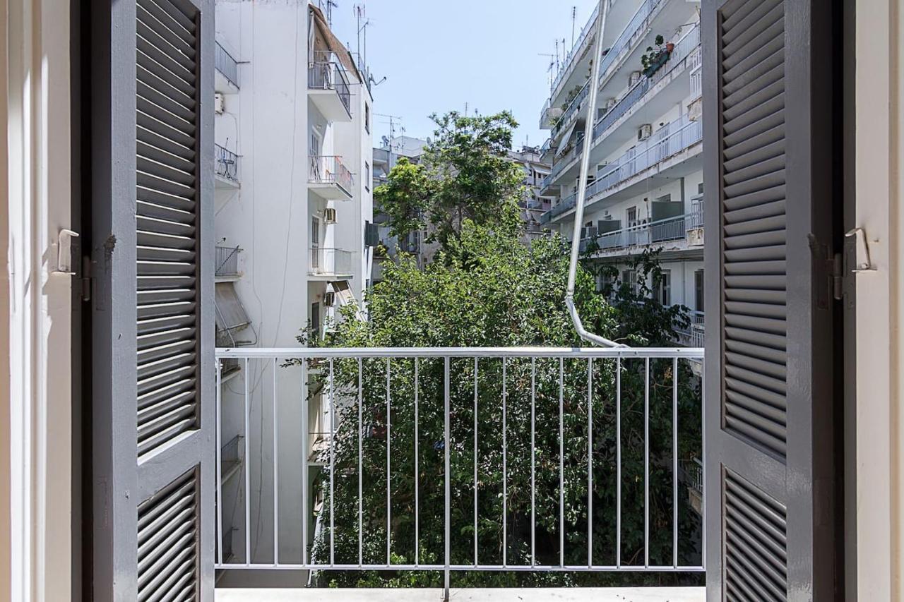 Spacious Two Bedroom Apartment In Central Location Athens Exterior photo